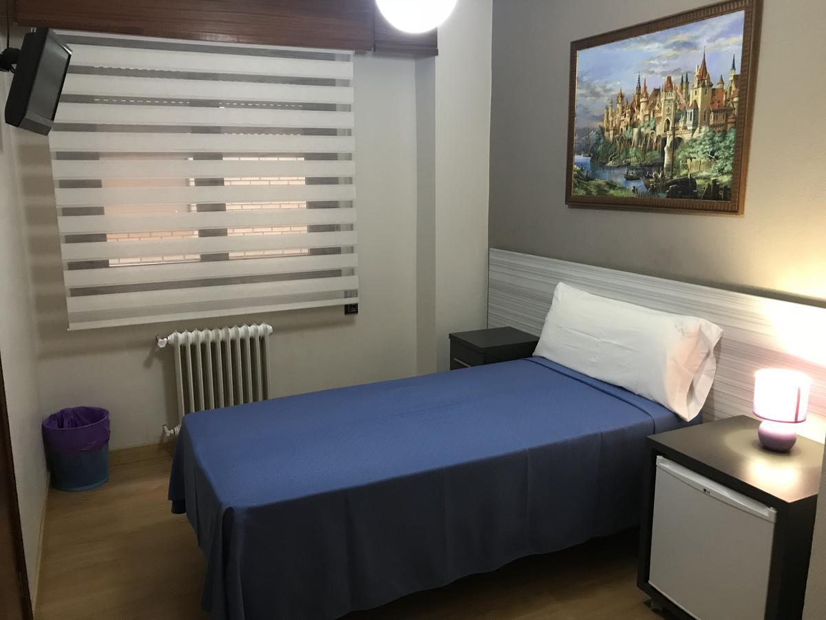 Pension Berceo Logroño Exteriér fotografie
